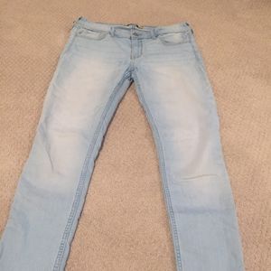 Hollister Super Skinny Jeans